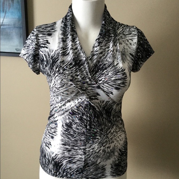 😊 3/$40 Dressbarn sequin top - Picture 1 of 7